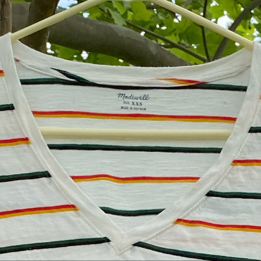 ❌SOLD❌ ⚡️Madewell | Cream Striped V-neck Tee | EUC | XXS ❤️ 1 Tiny Flaw - Picture 7 of 17